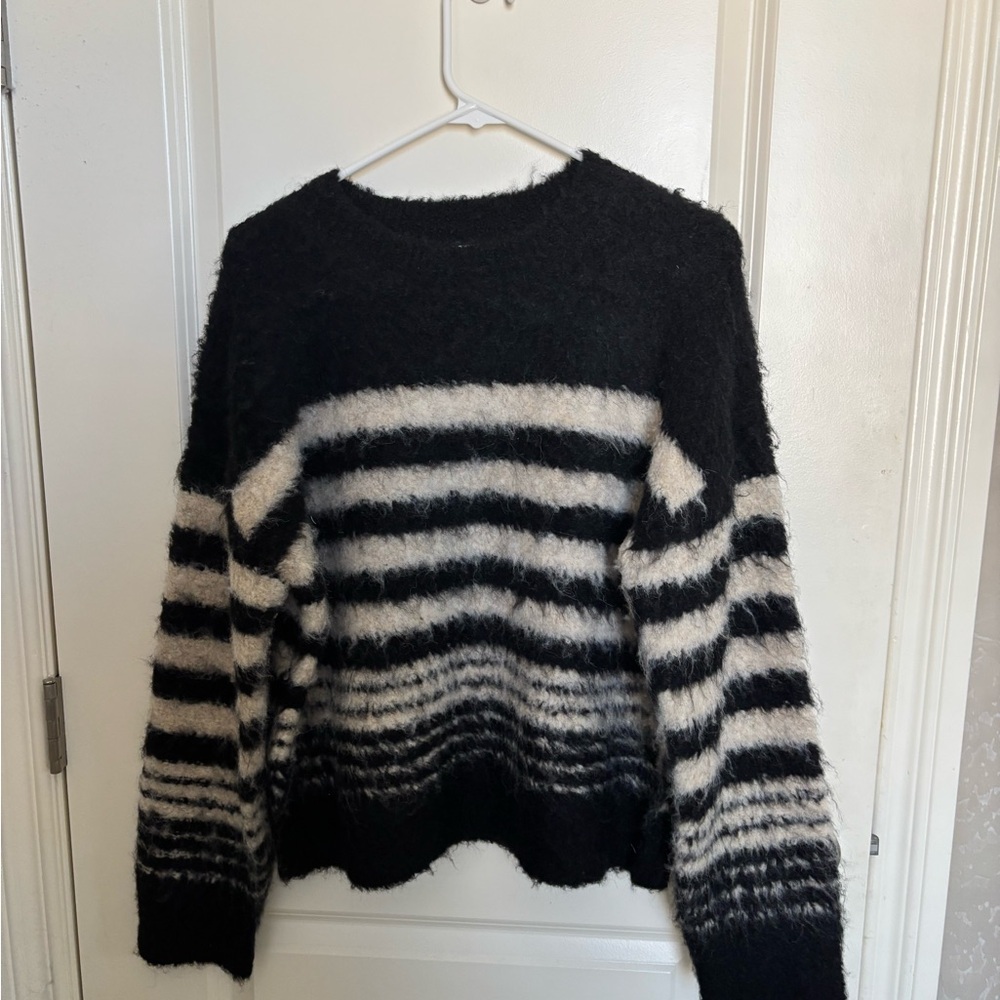 Universal Thread fuzzy sweater